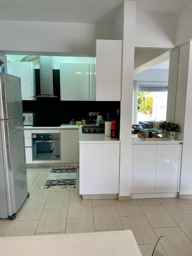 Amazing 2-Bedroom Apartment With Pool!! Лимасол Екстериор снимка